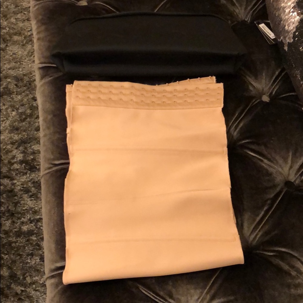 Skims waist trainer